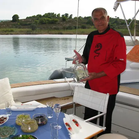 Botel Invictus Halkidikiyachts Ormos Panagias