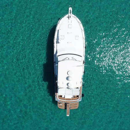 Invictus Halkidikiyachts Botel Ormos Panagias